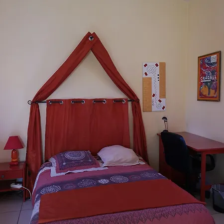 D'hote A Pierrevert, En Haute Provence ベッド・アンド・ブレックファスト Pierrevert