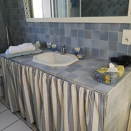 Bed & Breakfast D'hote A Pierrevert, En Haute Provence