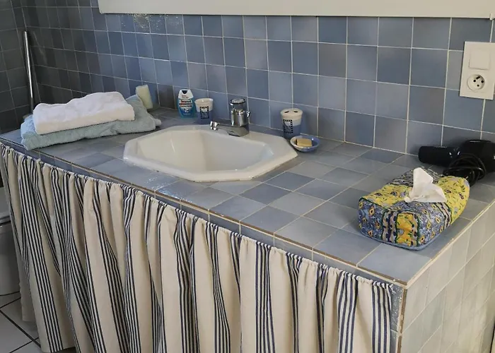 Bed & Breakfast D'hote A Pierrevert, En Haute Provence